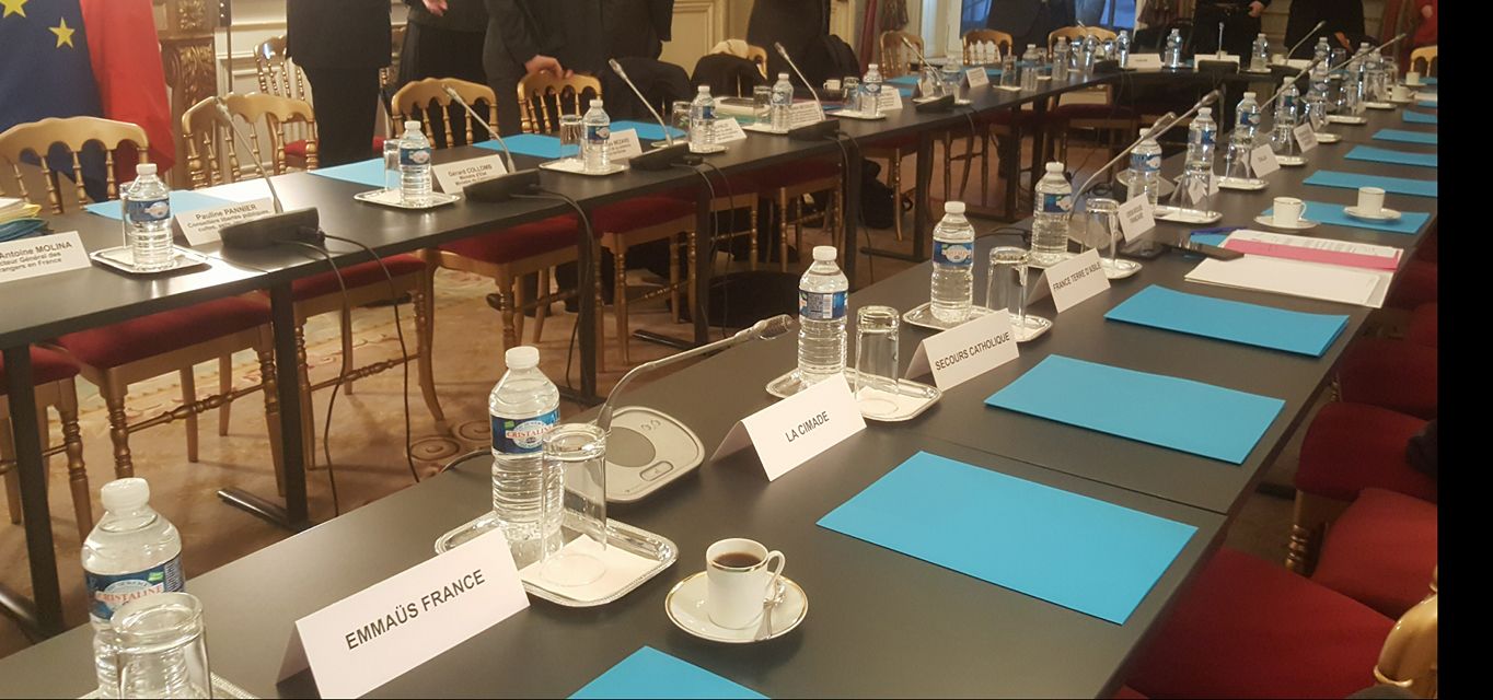 Les associations s’opposent au tri des personnes sans-abri